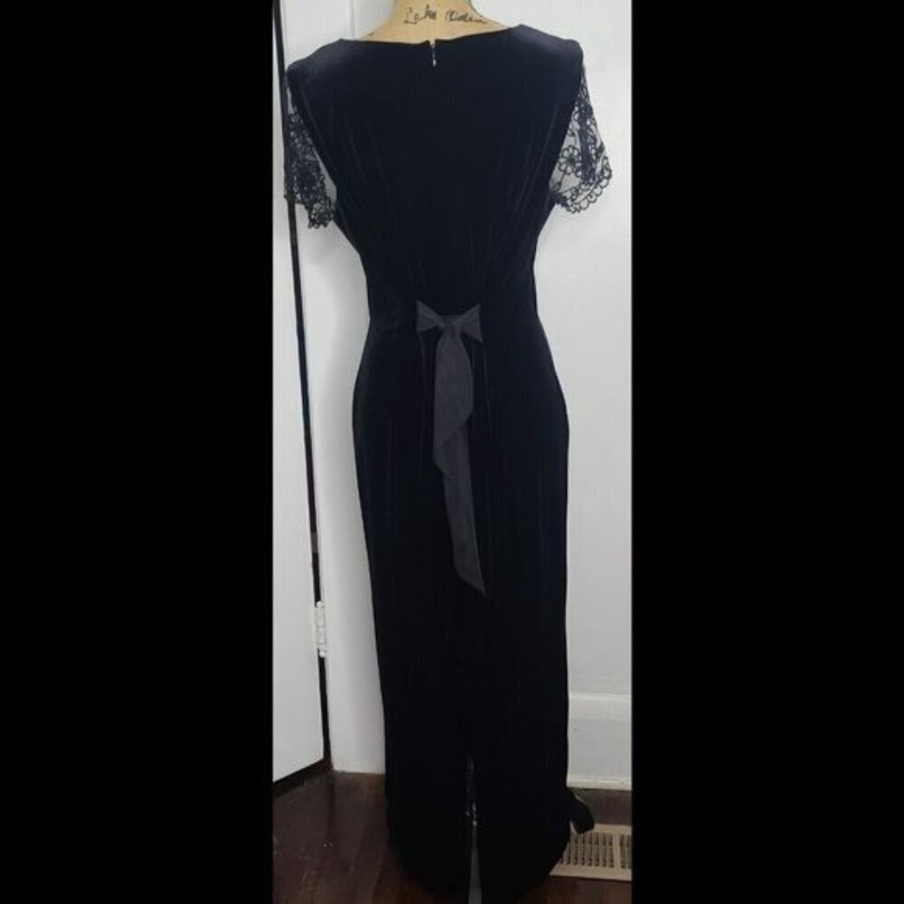 Vintage 80s Wednesday Vampy Black Velour Lace Dress - Picture 3 of 13